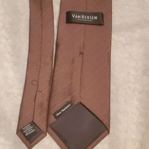 Van heusen stain resistant tie
